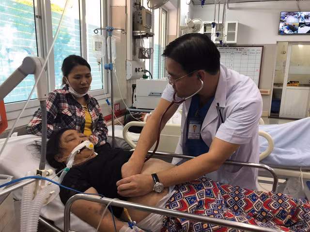 Bệnh nhân đột quỵ khi bước ra khỏi phòng điều hòa