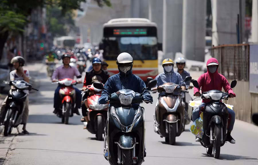 Mưa giông lớn chuẩn bị chấm dứt nắng nóng gay gắt