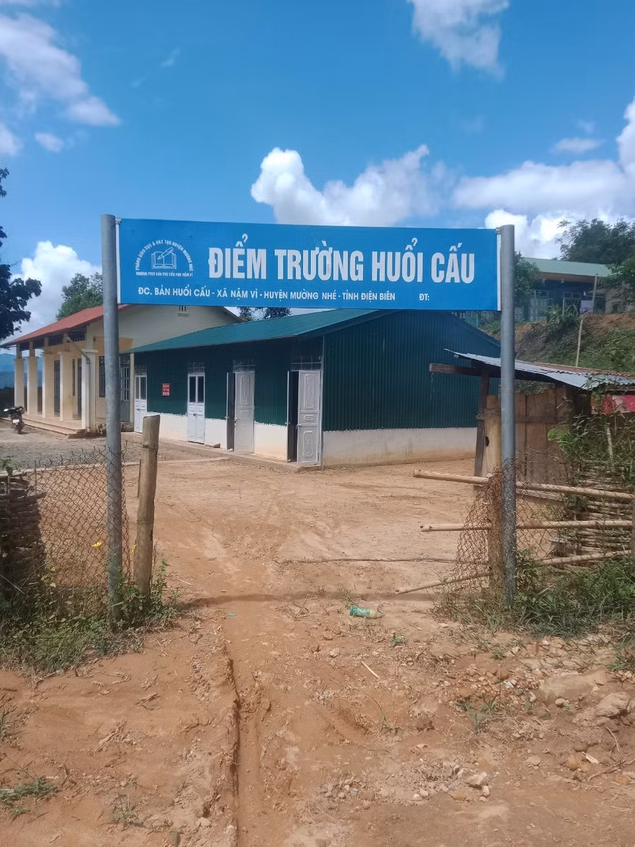Điểm trường Huổi Cấu - nơi mà các thầy cô hàng ngày vẫn nỗ lực vượt khó, bám trường dạy chữ...