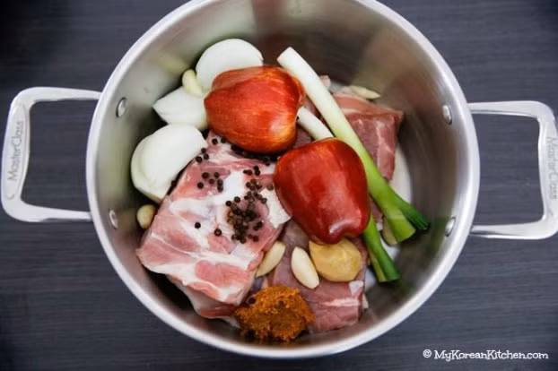 Học công thức này của người Hàn, đảm bảo món thịt luộc sẽ thơm ngon và đưa cơm hơn hẳn 2