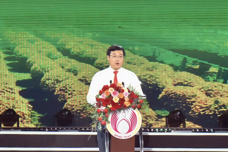 Ông Lê Quốc Phong, Bí thư Tỉnh ủy Đồng Tháp phát biểu khai mạc Festival Hoa - Kiểng Sa Đéc lần thứ I