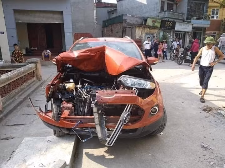 Hà Nội: Danh tính tài xế xe Ford EcoSport gây tai nạn liên hoàn rồi bỏ chạy ảnh 5 Keyword đầu tiên có dấu