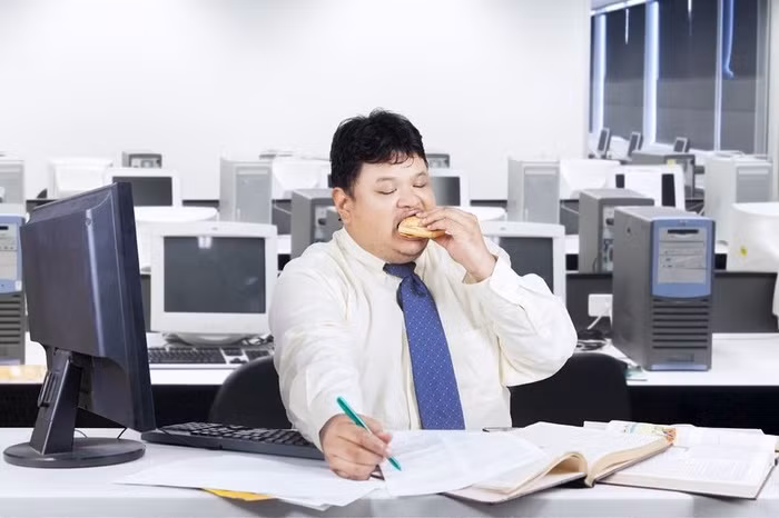 Dân công sở nào cũng có nguy cơ mắc lại loạt căn bệnh nghiêm trọng 