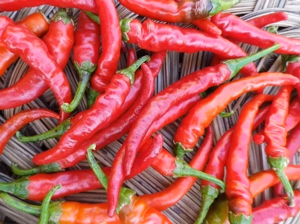 Không muốn bị bọng mắt bạn đừng có dại mà ăn 6 thực phẩm này 