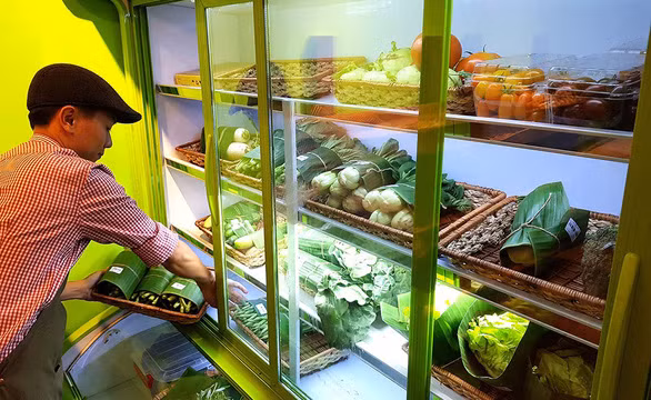 Gói lá, chuyện tưởng xưa lại trở thành thời sự