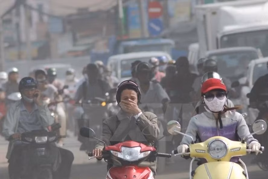 chuyen gia ly giai chat luong khong khi ha noi nhieu ngay xau "10/10" hinh anh 1