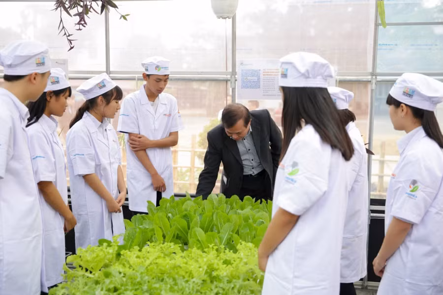 Mô hình lớp học STEM và nhà kính tại Trường THPT Nguyễn Viết Xuân – Vĩnh Phúc. Ảnh: Thanh Tùng.