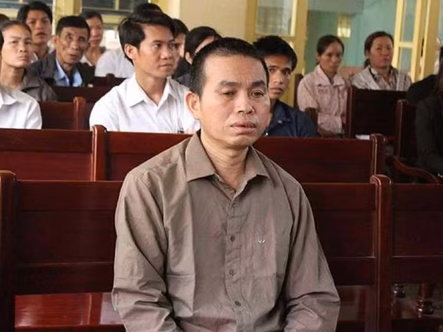  Bị cáo Vi Văn Phượng. 