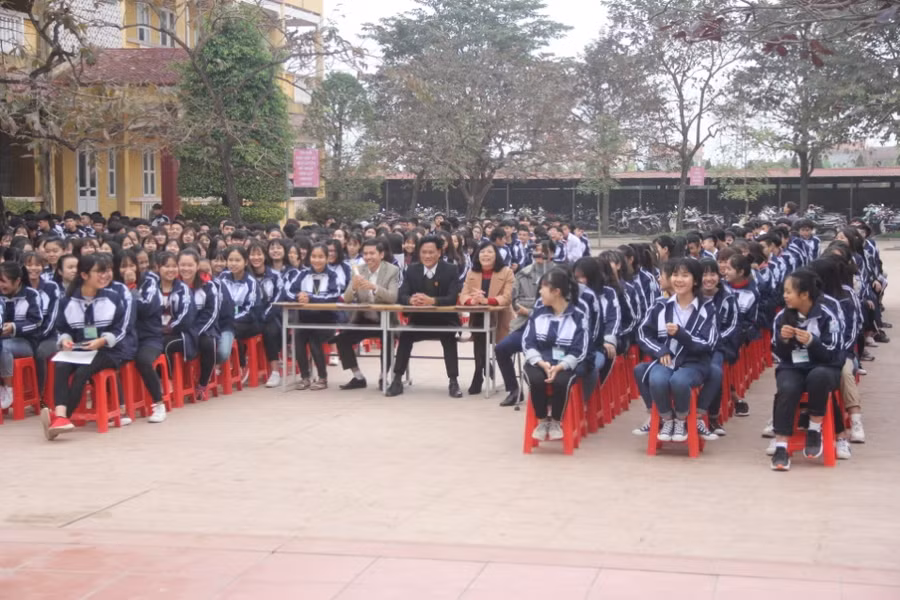 Đổi mới, sáng tạo giờ chào cờ đã thu hút giáo viên, HS hào hứng tham gia