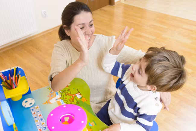 5 cách đơn giản giúp cha mẹ kiểm soát hiệu quả những hành vi “xấu xí” của trẻ
