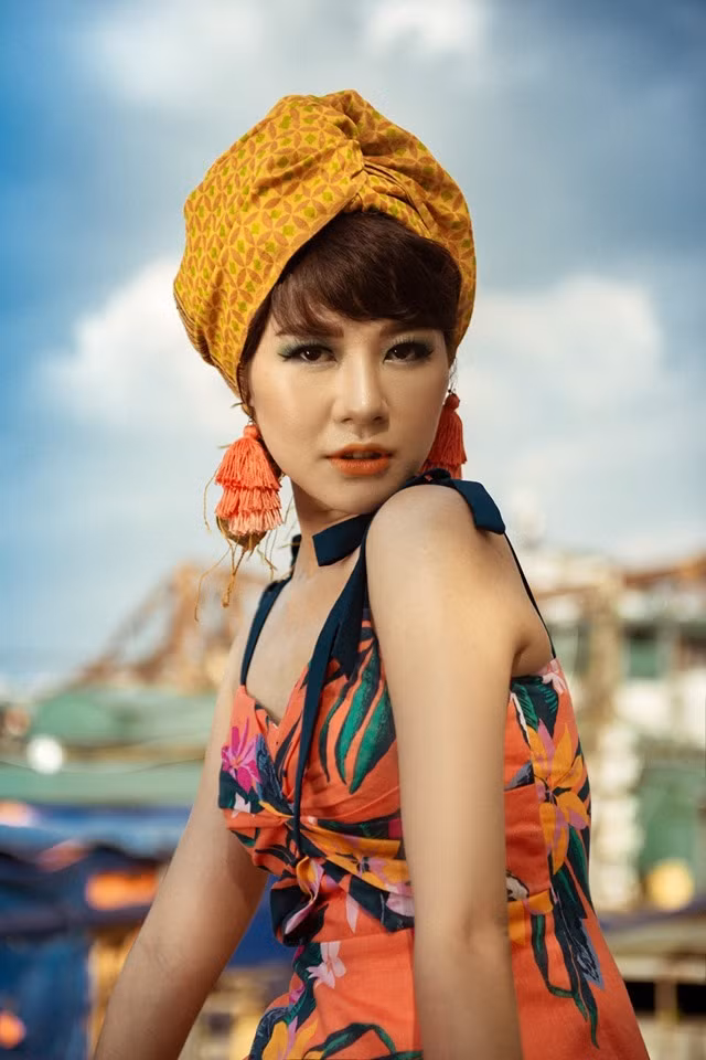 Ít ai biết, Kim Ngọc mới đây đã giành giải Hoa Hậu Doanh Nhân Châu Á 2019 tổ chức tại Malaysia và đang là CEO của một công ty lớn. Cô vợ đánh ghen văn minh với Huệ trong