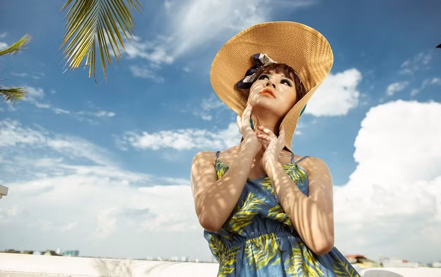 Ngọc không ngại thừa nhận rằng mình đã chủ động "đi xin vai" Uyên, cũng giống như khi mới vào nghề cô không nề hà xin các vai diễn mình thích. Cô vợ đánh ghen văn minh với Huệ trong