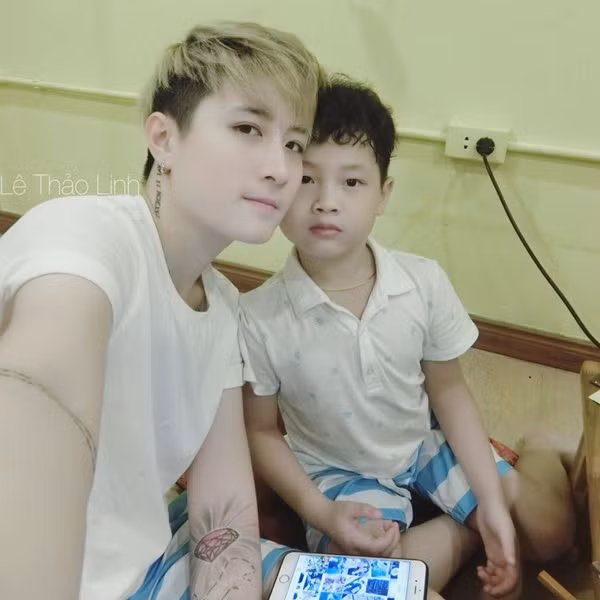 chuyen-tinh-cua-mc-dep-nhat-vtv-va-nguoi-yeu-dong-gioi-kem-7-tuoi--giadinhvietnam.com 12