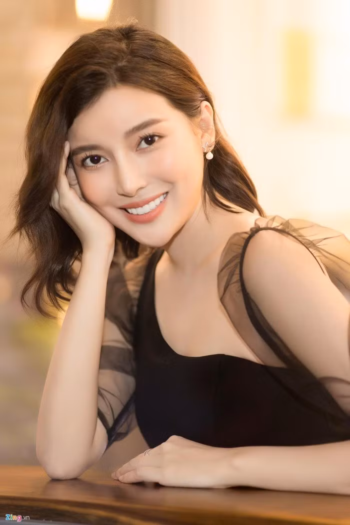 Cao Thái Hà: "Ở nhà chục tỷ đồng, đi xe sang nhưng tôi không vui" ảnh 2