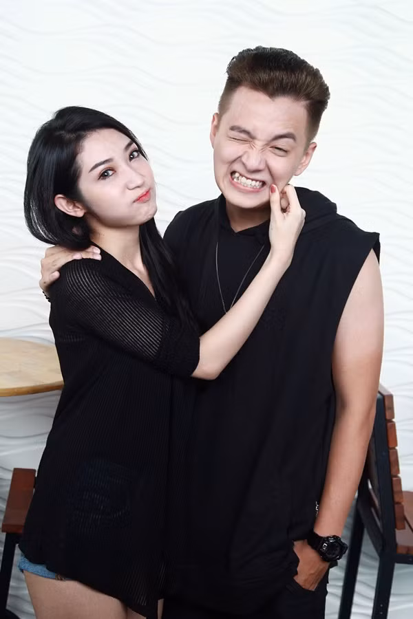 Giữa ồn ào sắp làm đám cưới, cùng nhìn lại mối tình sâu đậm nhất của Ngô Kiến Huy với Khổng Tú Quỳnh