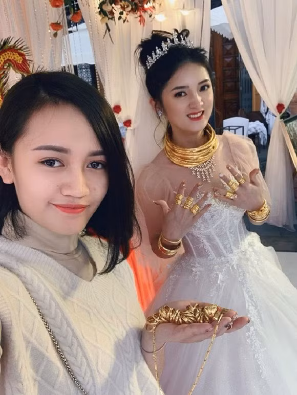 co-dau-cao-1-ngoisao.vn-w800-h1052.jpg 0 Cao Bằng, cô dâu, kiểm sát viên, mạng xã hội