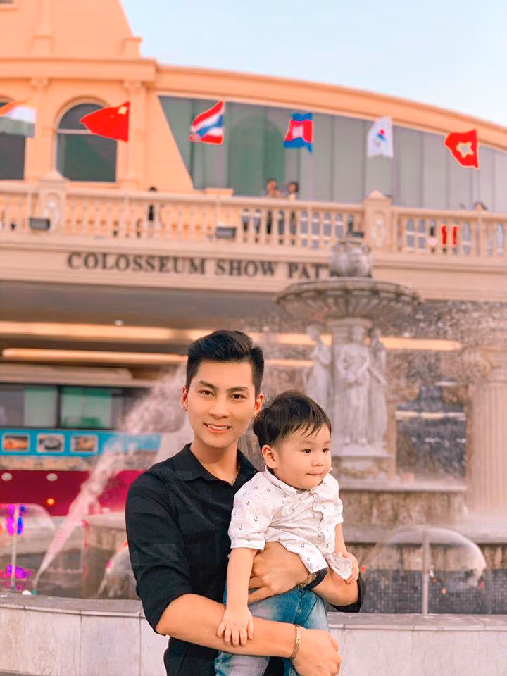 lau moi khoe hinh, con trai lam khanh chi gay giat minh vi giong mot nguoi - 10