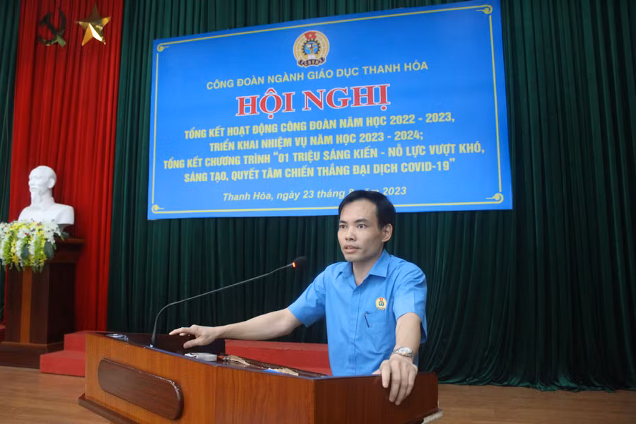 Ông Trần Văn Bình - Chủ tịch Công đoàn ngành Giáo dục Thanh Hóa phát biểu khai mạc. Ảnh: LT. Ông Trần Văn Bình - Chủ tịch Công đoàn ngành Giáo dục Thanh Hóa phát biểu khai mạc. Ảnh: LT.