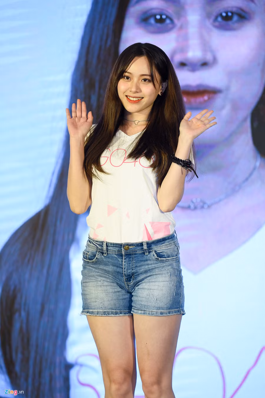 AKB48 là một trong những nhóm nữ được yêu thích nhất tại Nhật Bản nói riêng và châu Á nói chung. Trước SGO48, nhóm đã mở rộng mô hình hoạt động sang các nước lân cận với những nhóm nhạc "chị em" như JKT48 (Indonesia), BNK48 (Thái Lan), MNL48 (Philippines)... Nhan sac cac thanh vien trong nhom nhac nu dong nhat Viet Nam hinh anh 12