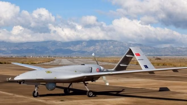 UAV Bayraktar TB2 của Thổ Nhĩ Kỳ tại căn cứ không quân Gecitkale gần Famagusta, thuộc Cộng hòa Bắc Síp Thổ Nhĩ Kỳ tự xưng, vào ngày 16/12/2019 UAV Bayraktar TB2 của Thổ Nhĩ Kỳ tại căn cứ không quân Gecitkale gần Famagusta, thuộc Cộng hòa Bắc Síp Thổ Nhĩ Kỳ tự xưng, vào ngày 16/12/2019