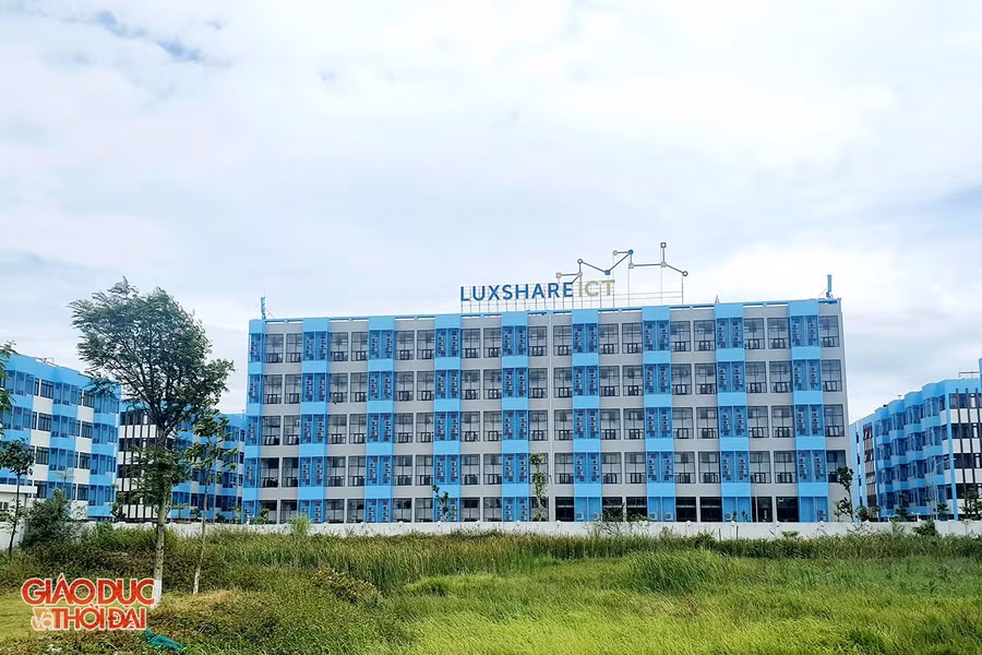 Ký túc xá cho công nhân của Công ty TNHH Luxshare ICT tại khu công nghiệp VSIP. Ký túc xá cho công nhân của Công ty TNHH Luxshare ICT tại khu công nghiệp VSIP.