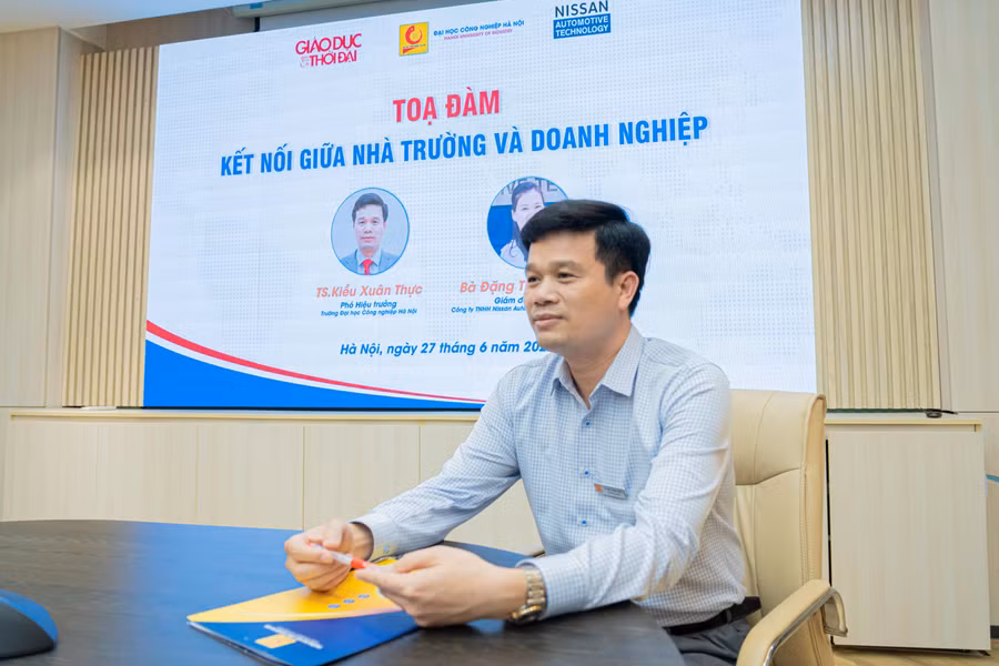 TS Kiều Xuân Thực - Phó Hiệu trưởng Trường ĐH Công nghiệp Hà Nội. TS Kiều Xuân Thực - Phó Hiệu trưởng Trường ĐH Công nghiệp Hà Nội.