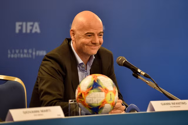 Chủ tịch FIFA, Gianni Infantino rất tích cực trong việc tăng số đội dự World Cup 2022. Chủ tịch FIFA, Gianni Infantino rất tích cực trong việc tăng số đội dự World Cup 2022.