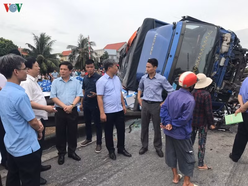 bị đô thị hóa nhanh, quốc lộ 5 bị biến thành "con đường tử thần" hình 4 bi do thi hoa nhanh, quoc lo 5 bi bien thanh "con duong tu than" hinh 4