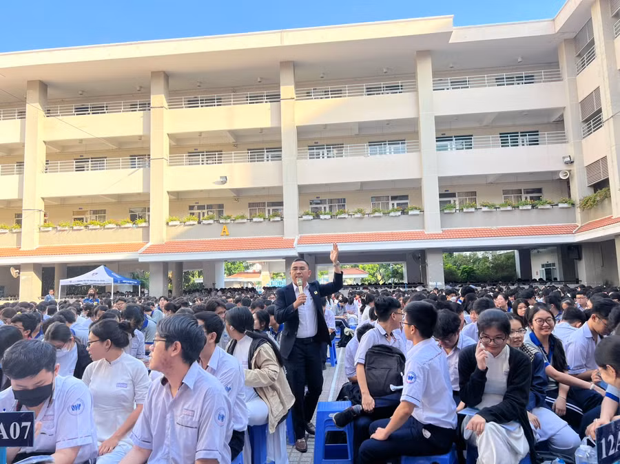Theo ThS Trương Quang Trị, muốn thành công thì phải xác định rõ mục tiêu và ước mơ thật của bản thân mình. Theo ThS Trương Quang Trị, muốn thành công thì phải xác định rõ mục tiêu và ước mơ thật của bản thân mình.