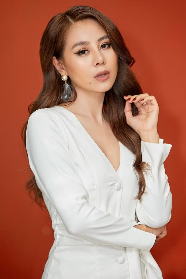 Nam Thư cho biết, cô không phải người thay thế mà là nhân tố mới. Nam Thư cho biết, cô không phải người thay thế mà là nhân tố mới.