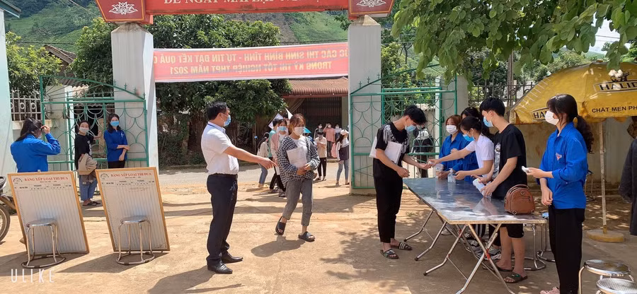Điểm thi trường THPT Mộc Hạ thực hiện nghiêm các biện pháp phòng dịch