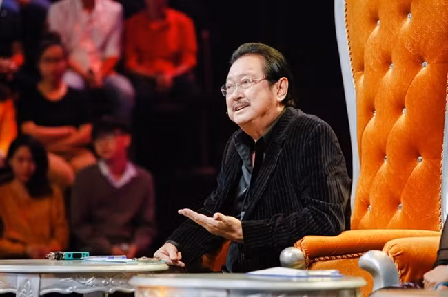 cuoc song cua sao viet tu dai gia o biet thu, co hang chuc xe sang den vo no hinh anh 10