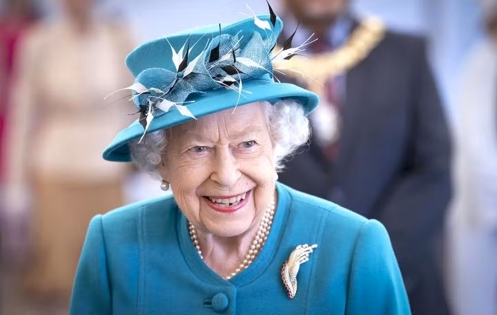 Elton John, Beckham đau đớn tột cùng trước tin Nữ hoàng Elizabeth II qua đời