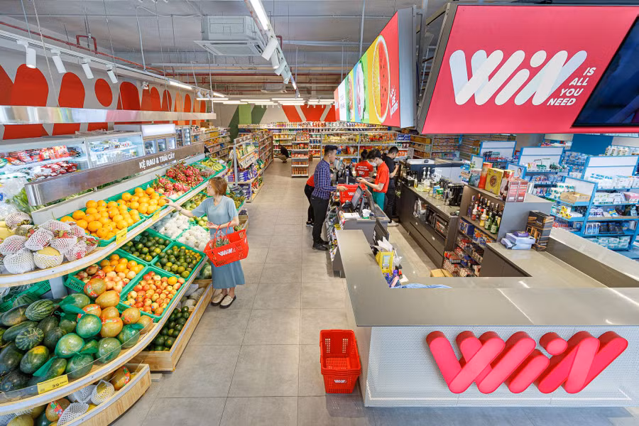 Điểm nhấn bên trong cửa hàng WIN là quầy đảo và khu vực thanh toán trung tâm được thiết kế 360 độ, thực hiện thanh toán thuận tiện và nhanh chóng tất cả các đơn hàng. Điểm nhấn bên trong cửa hàng WIN là quầy đảo và khu vực thanh toán trung tâm được thiết kế 360 độ, thực hiện thanh toán thuận tiện và nhanh chóng tất cả các đơn hàng.