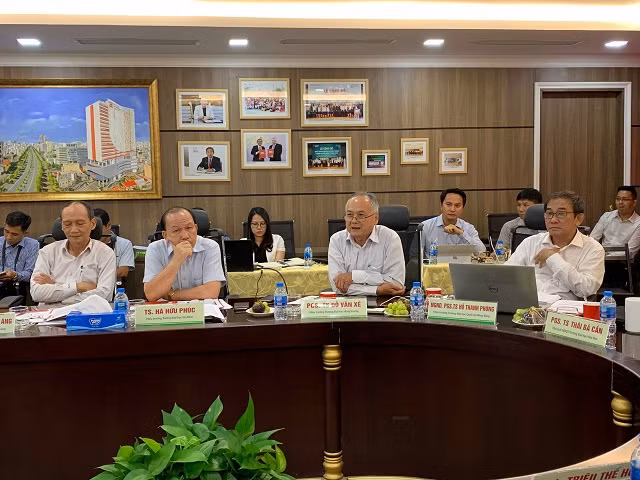 Các đại biểu tại tọa đàm Các đại biểu tại tọa đàm