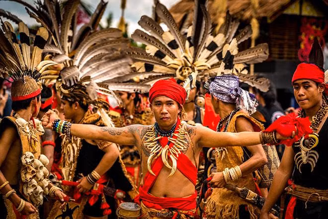 Kinh ngạc ghé thăm bộ tộc giống hệt người Việt cổ ở Indonesia