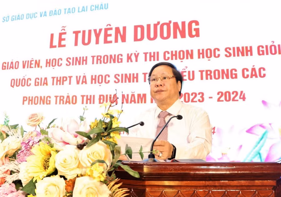 Ông Tống Thanh Hải - Phó Chủ tịch Thường trực UBND tỉnh Lai Châu phát biểu tại Lễ tuyên dương. Ông Tống Thanh Hải - Phó Chủ tịch Thường trực UBND tỉnh Lai Châu phát biểu tại Lễ tuyên dương.