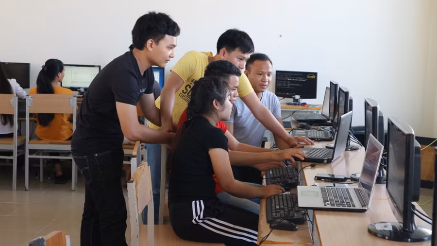 Theo các giảng viên cho biết, HSSV Lào có ý thức học tập rất tốt Theo các giảng viên cho biết, HSSV Lào có ý thức học tập rất tốt