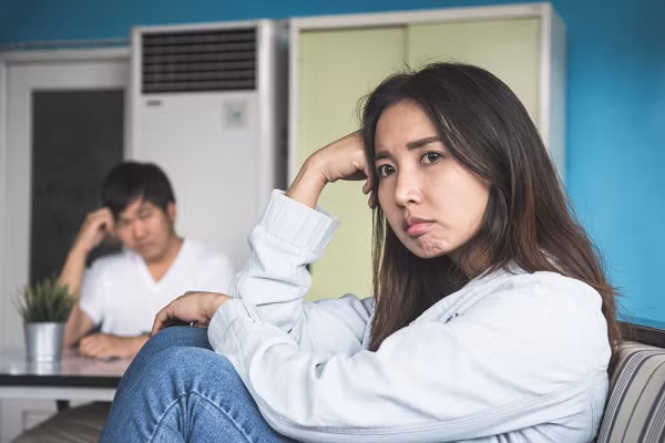 Trong khi tôi luôn muốn hiểu Chiến thì anh ta lại có quá nhiều bí mật che giấu tôi. (Ảnh minh họa).