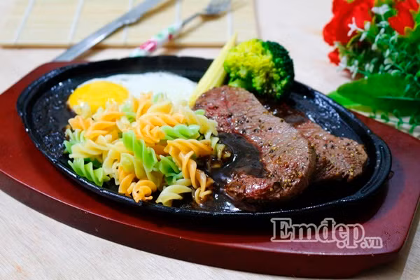 Làm bò bít tết tại nhà ngon chẳng kém ngoài hàng Lam bo bit tet tai nha ngon chang kem ngoai hang