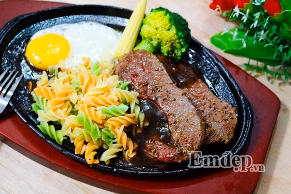 Làm bò bít tết tại nhà ngon chẳng kém ngoài hàng Lam bo bit tet tai nha ngon chang kem ngoai hang