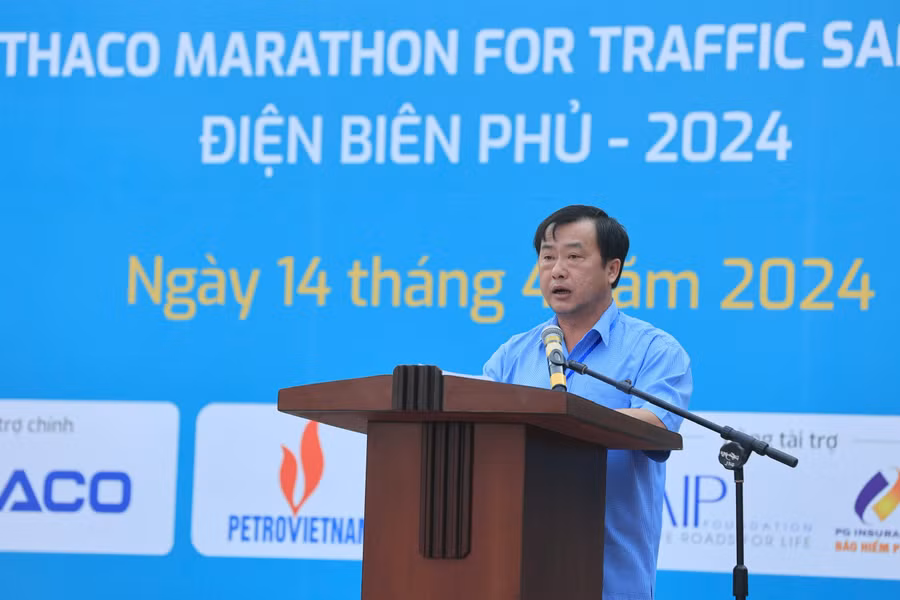 Ông Vừ A Bằng, Phó Chủ tịch UBND tỉnh Điện Biên phát biểu tại lễ khai mạc.