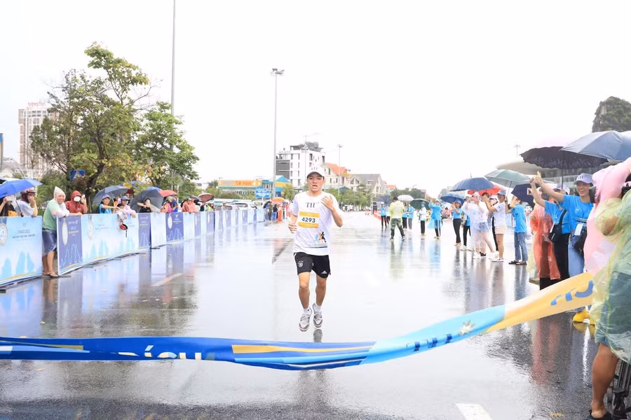Sằn Quang Trung, trường TH Dân tộc Nội trú tỉnh Quảng Ninh về nhất nội dung 3km Nam THPT