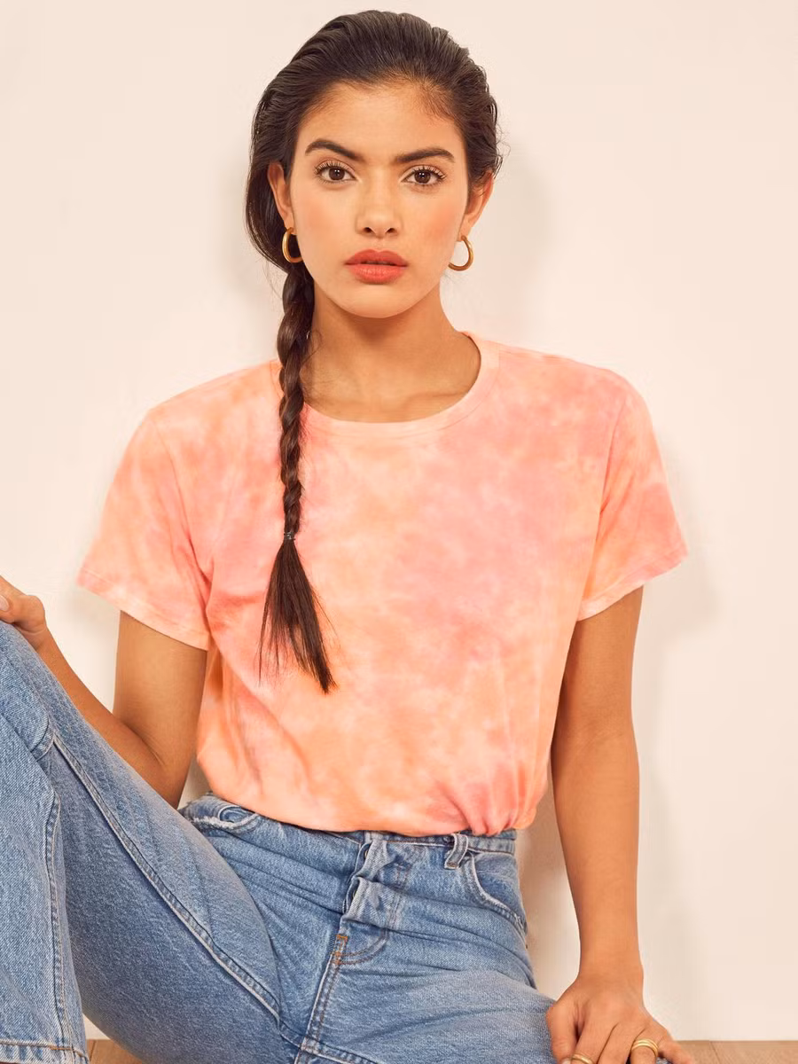 4 bí kíp “dễ như ăn kẹo” giúp chị em nâng tầm trang phục quần jeans áo phông ảnh 3