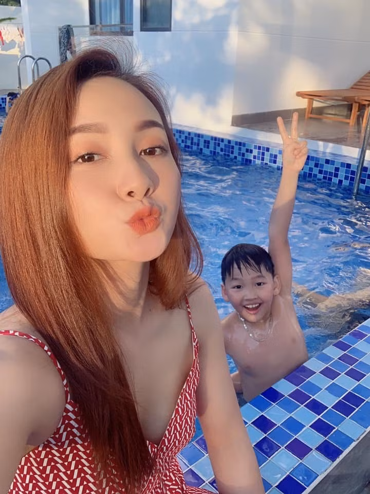 Đọ độ giàu có của cặp diễn viên hot nhất "Về nhà đi con" ảnh 5 Đọ độ giàu có của cặp diễn viên hot nhất