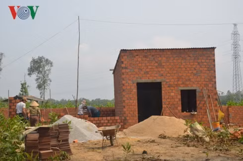 quảng nam dân vội vã xây nhà chờ đền bù hình 2 quang nam dan voi va xay nha cho den bu hinh 2