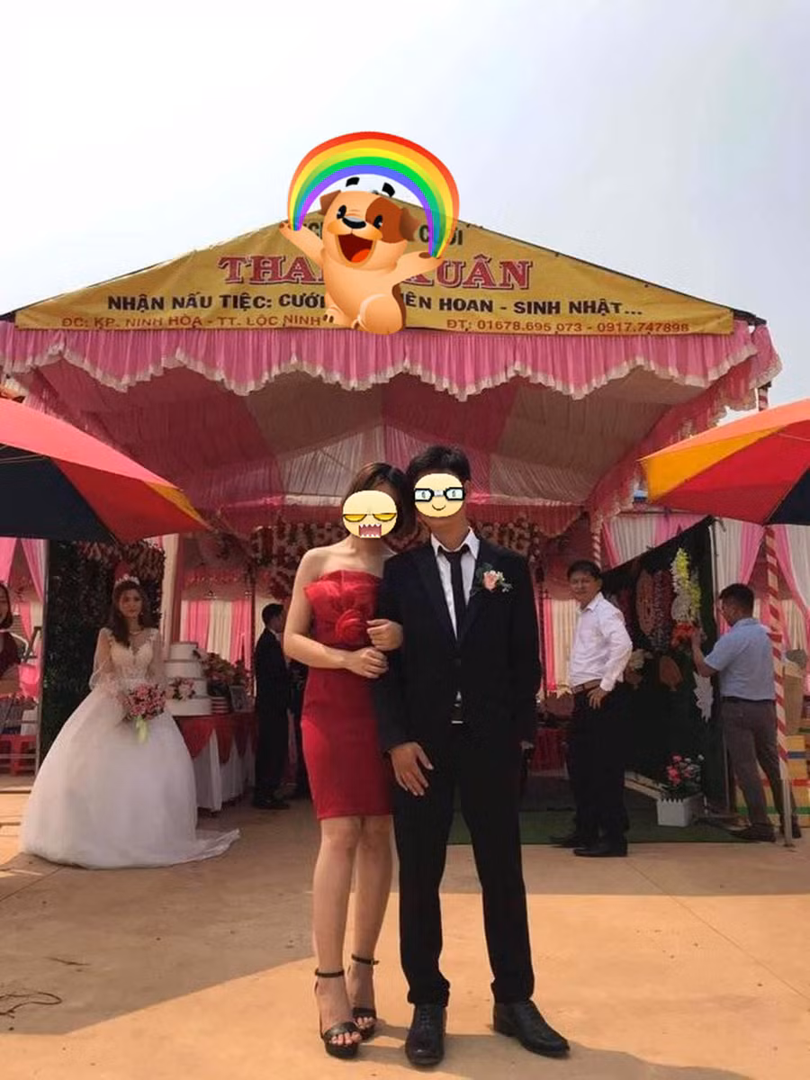 Sự thật bức ảnh chú rể khoác tay, tươi cười với 