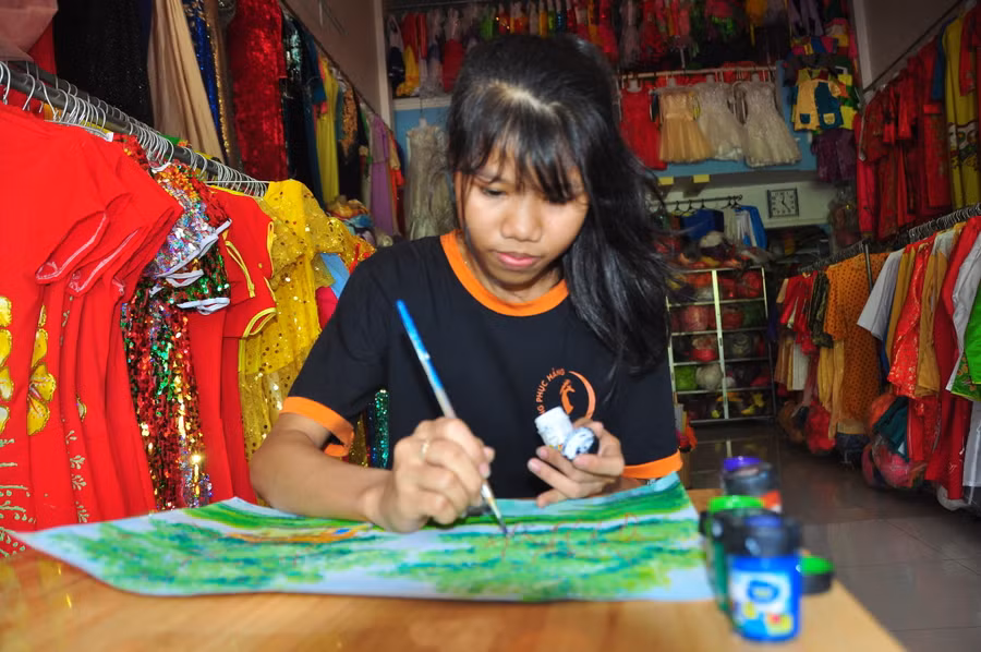 Thạch Chành Đô đam mê vẽ tranh
