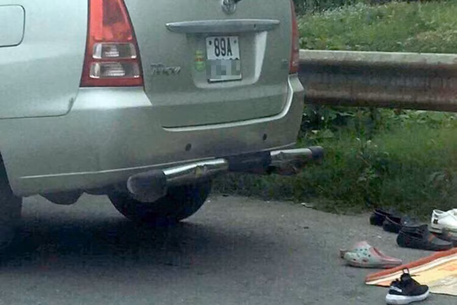 Thêm trường hợp trải chiếu mở tiệc ở cao tốc Nội Bài - Lào Cai