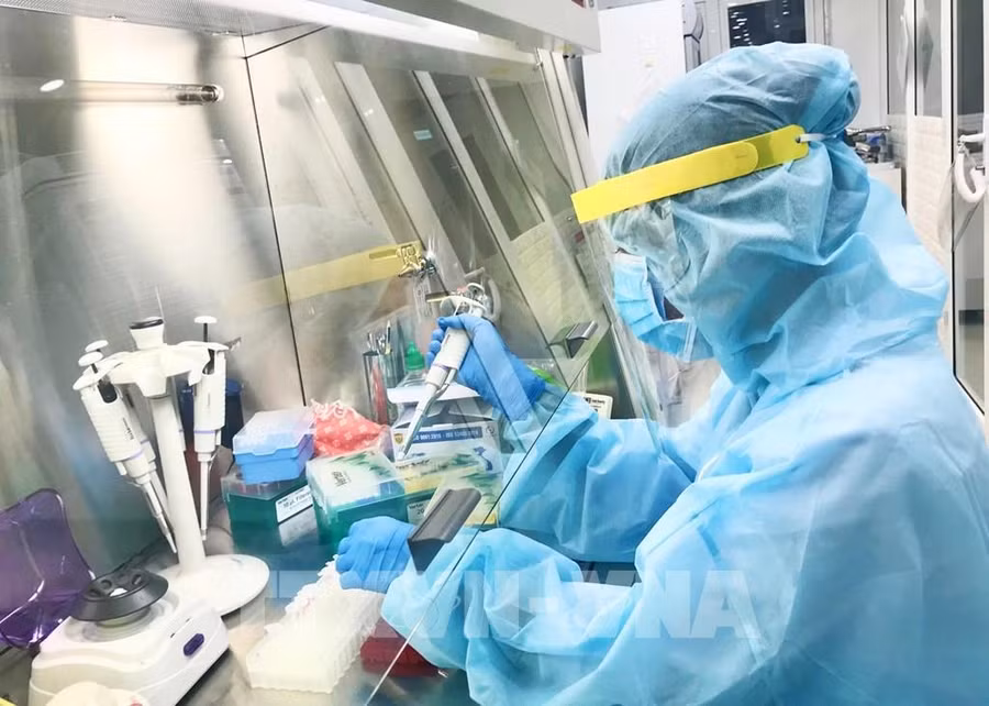 Hơn 10.000 mẫu xét nghiệm của đại biểu và cán bộ phục vụ Đại hội Đảng âm tính với COVID-19
